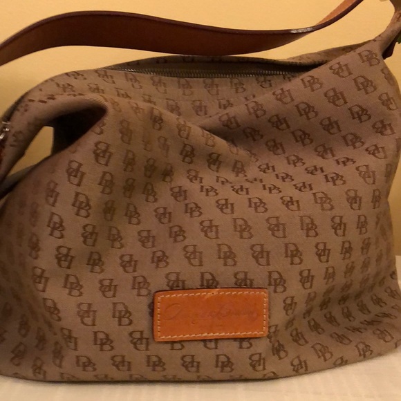 🍂 Sale 🍁 Dooney & Bourke Hobo Bag - Picture 1 of 5
